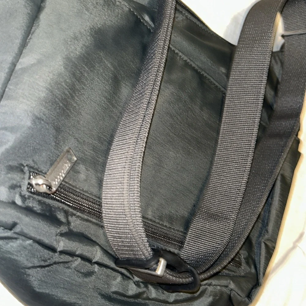 WOT BAGGALLIN hobo purse cross body smoke-free, look at pictures, - Picture 9 of 10